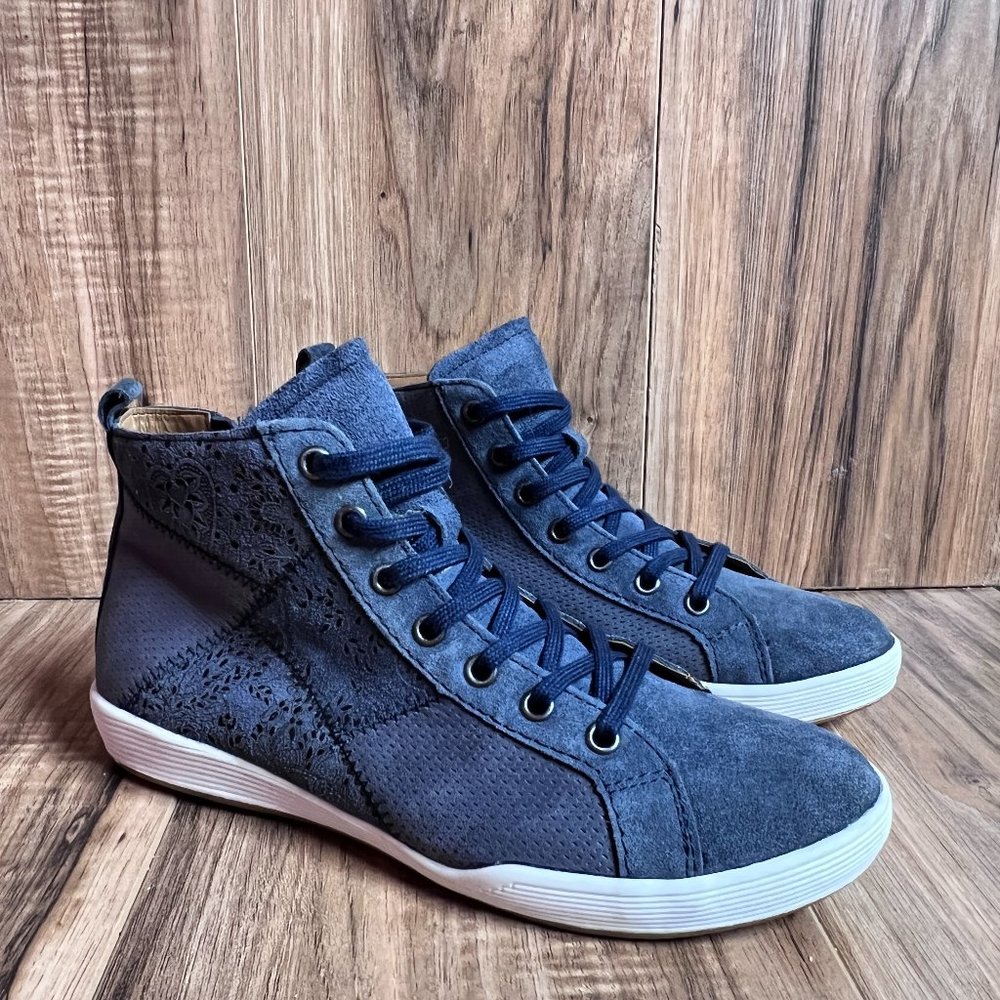 Comfortiva Align Womens Leather High Top Shoes Blue Embossed Floral EUC Size 8